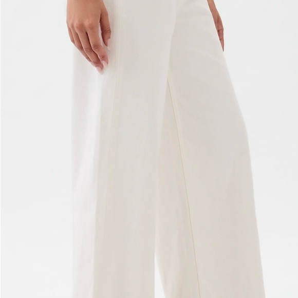 Gap High Rise Wide Leg Crop Jeans in cream - Picture 3 of 4